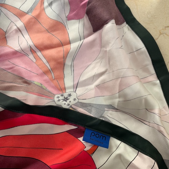 Pom Amsterdam | Silk Shawl - Picture 9 of 9